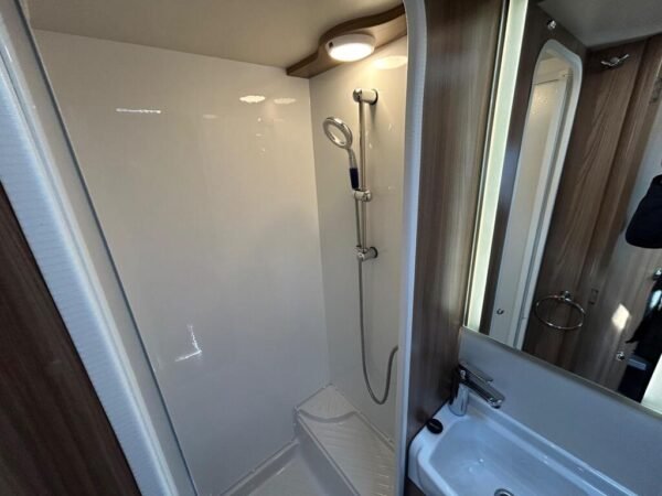2018 Swift Charisma 565 - Image 4