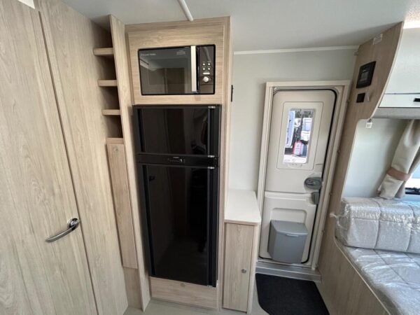 2025 Elddis Avante  860 - Image 18