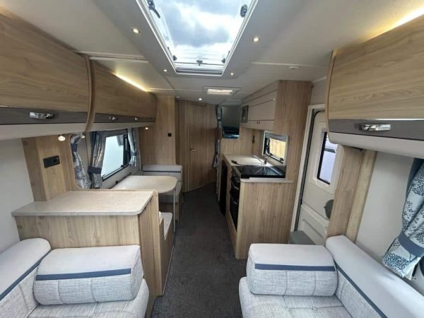2017 Elddis Avante 586 Chatsworth - Image 10