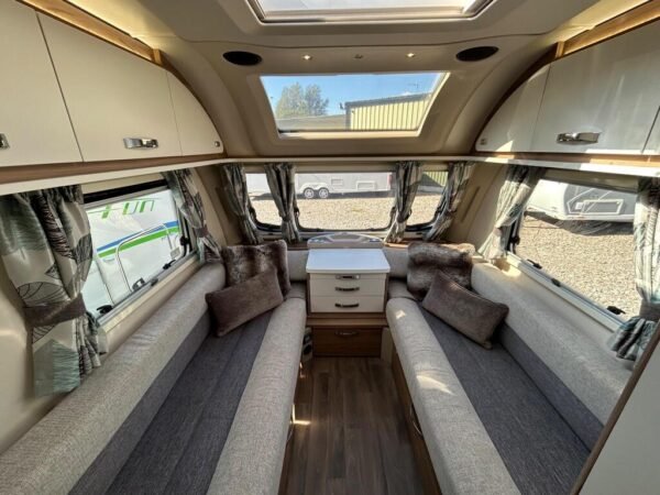 2018 Swift Charisma 565 - Image 13