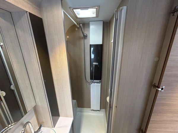 2019 Adria Adora 612DL Seine - Image 4