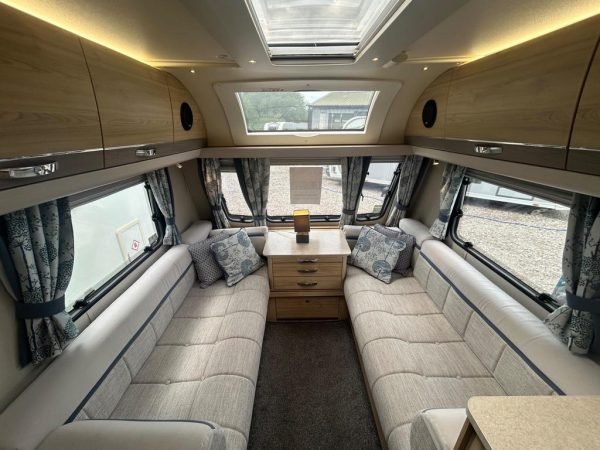 2017 Elddis Avante 586 Chatsworth - Image 12