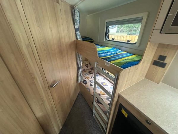 2017 Elddis Avante 586 Chatsworth - Image 11