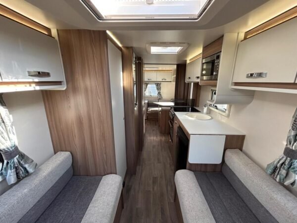 2018 Swift Charisma 565 - Image 10
