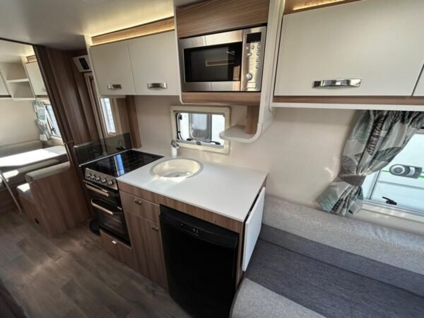 2018 Swift Charisma 565 - Image 17
