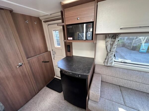 2019 Bailey Phoenix 420 SE - Image 3