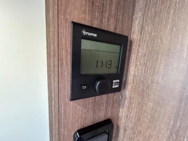 2019 Bailey Phoenix 420 SE - Image 12
