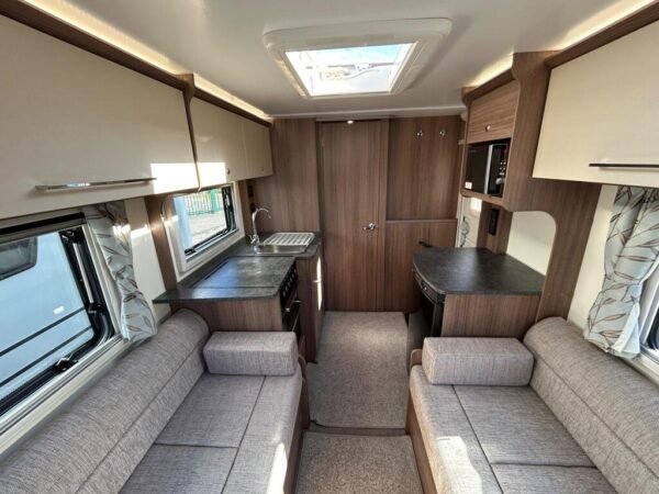 2019 Bailey Phoenix 420 SE - Image 16